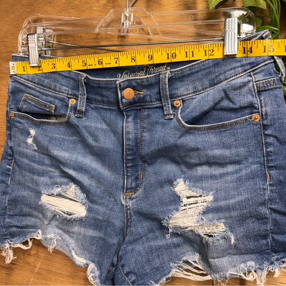 Universal Thread Ripped Blue Jean Shorts - Picture 4 of 6